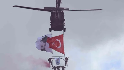 Sivas'ta Helikopterli Polis Gösterisi
