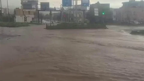Kurtalan'da Sağanak Yağış Etkili Oldu