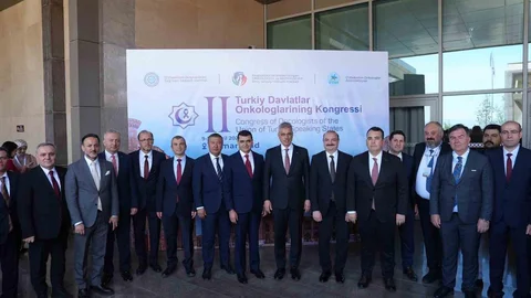 Rektör Hacımüftüoğlu, Onkologlar Kongresinde