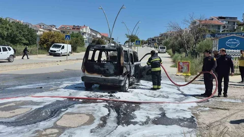 Datça'da Ticari Araç Yangında Yandı