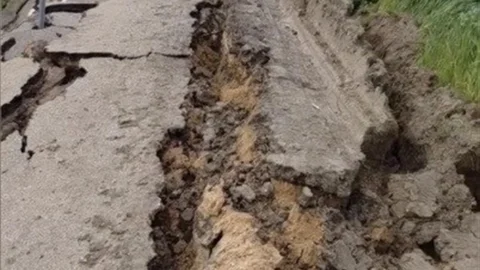 Osmaniye'de Yağışlar Yolları Çökertti