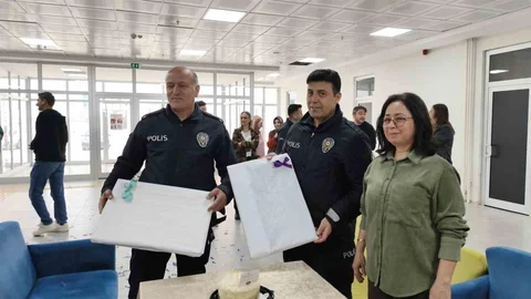 Samsun'da Polis Ekiplerine Pasta Sürprizi