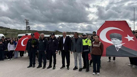 Sakarya'da Polis Alkışlarla Karşılandı