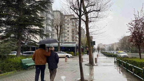 Eskişehir'de Karla Karışık Yağmur Etkili Oldu
