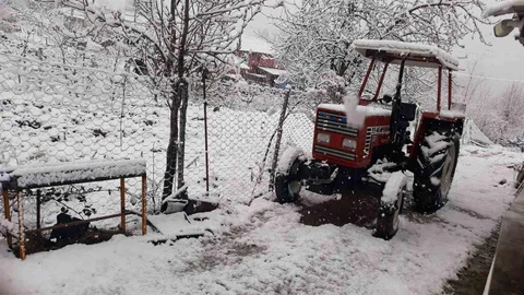 Kavak'ta Yoğun Kar Yağışı Etkili Oldu