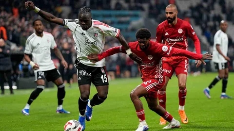 Beşiktaş, Antalyaspor'u 4-2 Yendi