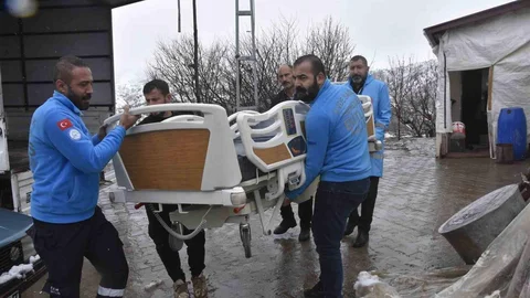 Bitlis'te Ortopedik Yatak Hediye Edildi