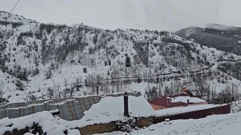 Erzincan Refahiye'de Kar Yağışı Etkili Oldu