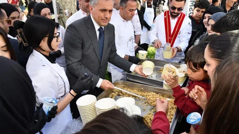 Osmaniye'de Kitap Fuarı Açıldı
