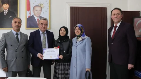 Bilecik'te Öğrenciye Tebrik Ziyareti