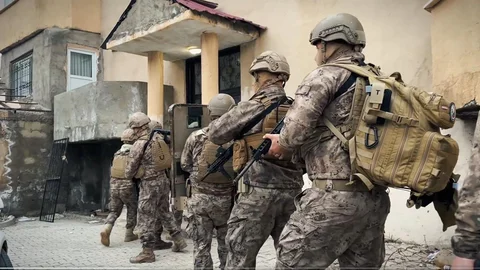 Hakkari'de Kaçakçılık Operasyonu Düzenlendi