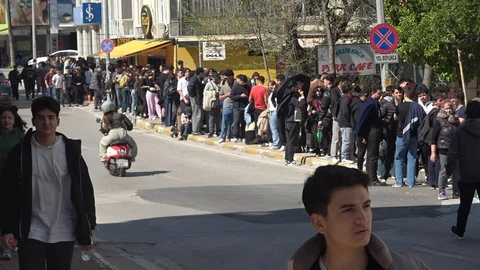Antalya'da İkinci El Giyim Mağazası Açıldı