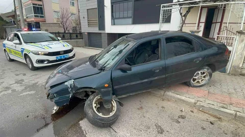 Karaman'da Kontrolden Çıkan Otomobil Kazaya Neden Oldu