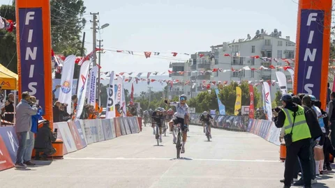 Mersin'de 120 Sporcu Yarıştı