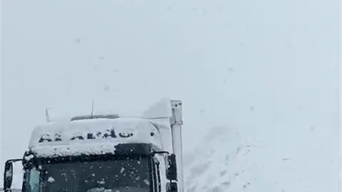 Erzurum'da Kar Yağışı Ulaşımı Olumsuz Etkiledi