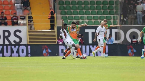 Corendon Alanyaspor Trabzonspor Maçı Beraberlik İle Tamamlandı