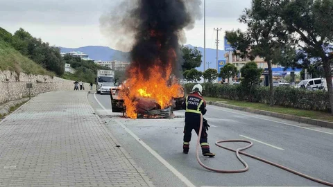 Aydın'da İki Araç Yandı