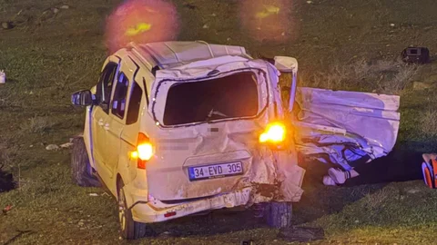 Cizre'de Araç Şarampole Yuvarlandı