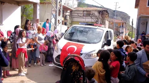 Karabük'te Polis Ekiplerine Sürpriz Kutlama