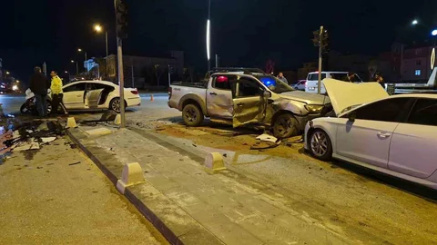 Karaman'da Trafik Kazası: 6 Yaralı