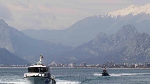 Antalya'da Deniz Polisi Hızla Müdahale Ediyor
