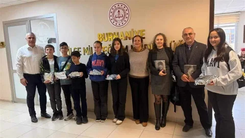 Burhaniye'de Öğrenci Başarıları Kutlandı