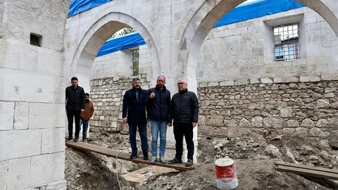 833 Yıllık Cami Restorasyonu Devam Ediyor