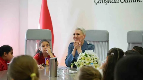 Bilecik'te Öğrenciler Başkan Subaşı'nı Ziyaret Etti