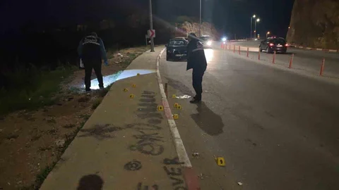 Kuru Sıkı Tabancayla Ateş Açtı