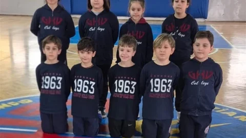 Gaziantep'te Yüzme Şampiyonu Öğrenciler