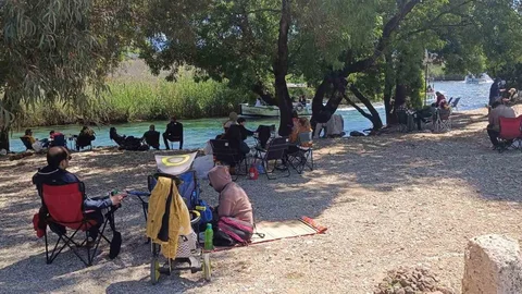 Muğla'da Azmak Nehri'nde Tekne Yoğunluğu