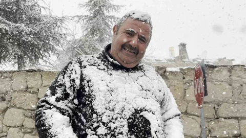 Aksaray'da Nisan Ayında Kar Yağışı Devam Ediyor