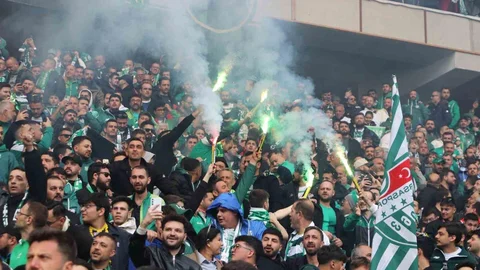 Bursaspor Taraftarından Renkli Görüntüler