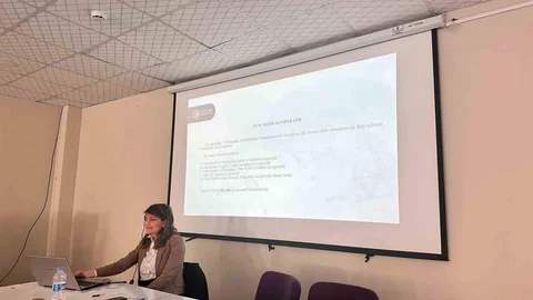 Pülümür'de Kadınlara Kooperatifçilik Eğitimi Verildi