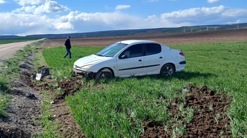 Çorum'da Devrilen Araçta Sürücü Yaralandı