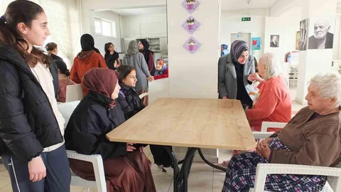 Balıkesirli Öğrencilerden Anlamlı Ziyaret