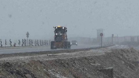 Van'da Kar Yağışı Etkili Oldu