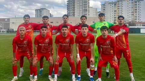 Kayserispor, Fenerbahçe'yi 2-0 Yendi