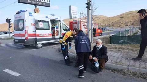 Kırmızı Işıkta Otomobil Kazası