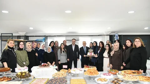 Başiskele'de Kadınlar Pastacılık Sertifikası Aldı