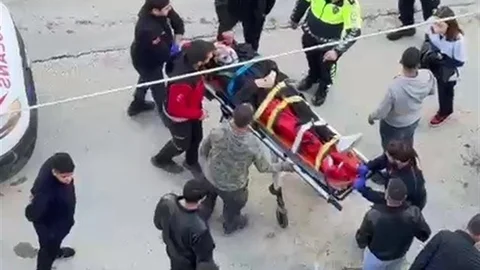 Motosiklet Park Halindeki Araca Çarptı