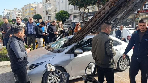 Antalya'da Kamyon Kazası Yaşandı