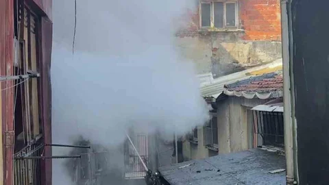 Beyoğlu'nda Yangında Mahsur Kaldılar