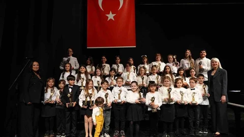 Bilecik'te Genç Sanatçılar Sahne Aldı