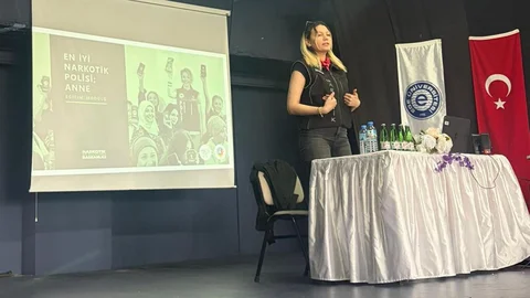 Çeşme'de KADES ve Narkotik Eğitimi Verildi