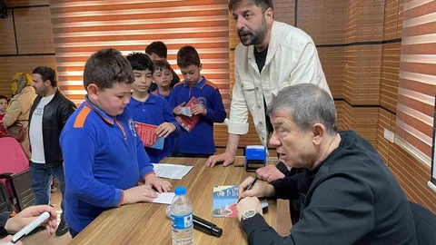 Tanju Çolak Samsun'da Öğrencilerle Buluştu