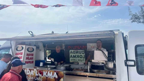 Ayvalık’ta Hüsamettin Cindoruk Anıldı