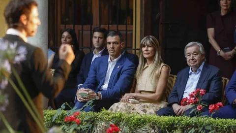 İspanya Başbakanı Eşine Yönelik İddianame Kabul Edildi