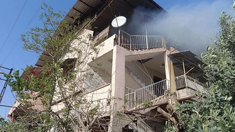 Kırıkhan'da Evin Terası Yandı