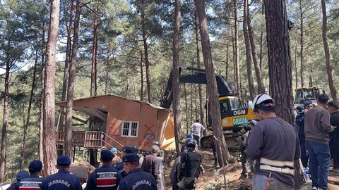 Osmaniye'de Kaçak Yayla Evleri Yıkılıyor